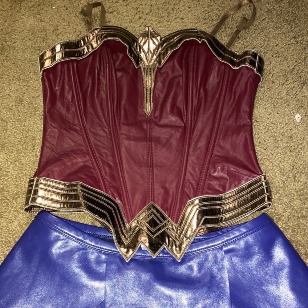 WonderWomen CostumeSkirt and Top Maroon And DarkBlue Set Size Small. AllLeather